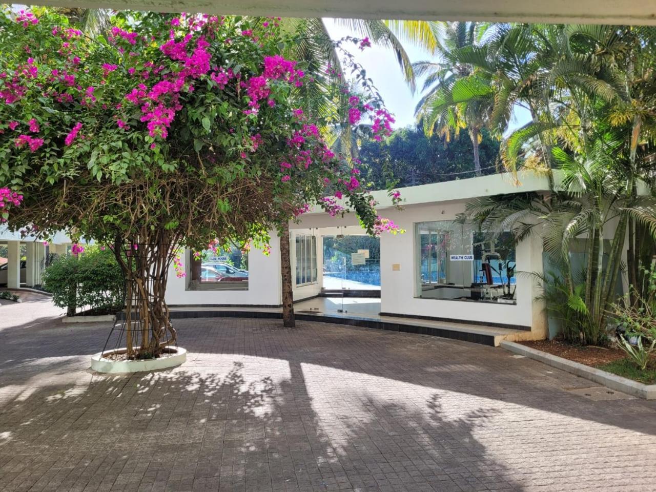 B&F Kensington Square Siolim Exterior foto