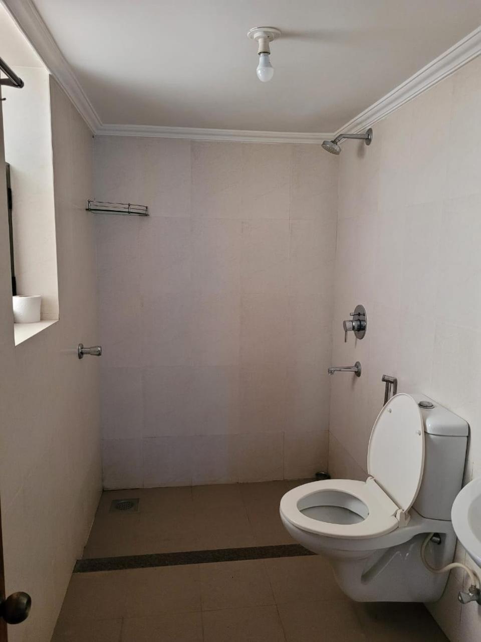 B&F Kensington Square Siolim Exterior foto