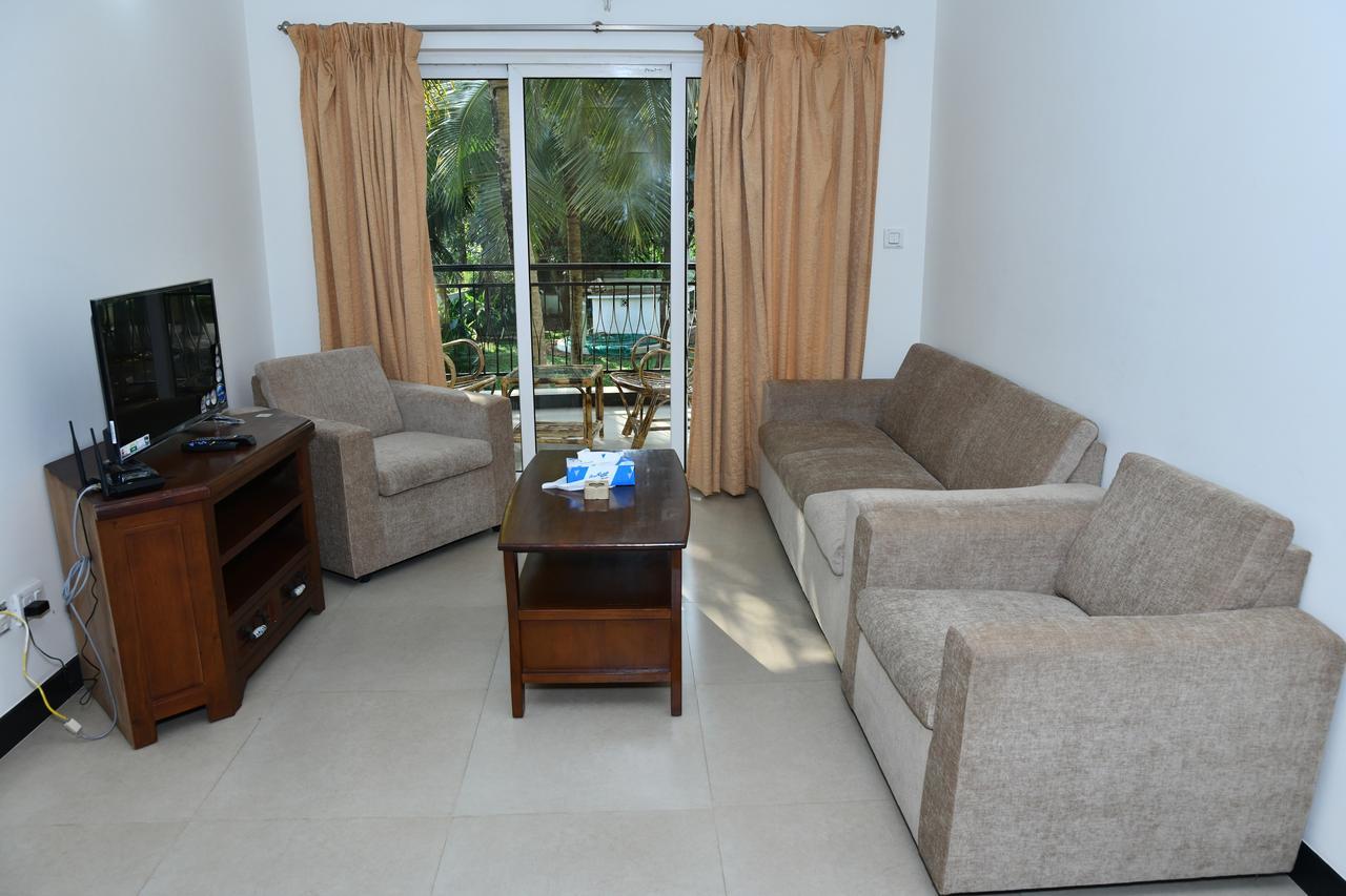 B&F Kensington Square Siolim Exterior foto